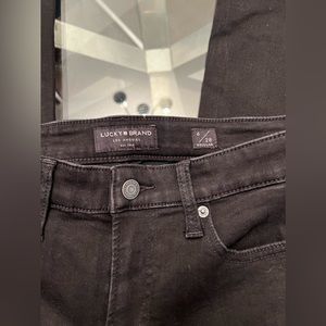 Black Lucky brand jeans-size 6/28- great conditions- Hard black. LIKE NEW!